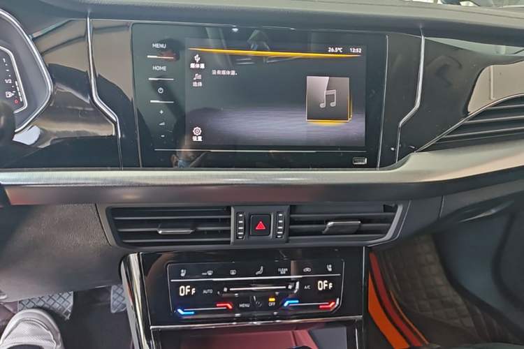 Used Volkswagen Passat 2025 Outstanding Model 330TSI Starry Elite Edition Audio And AC Panel