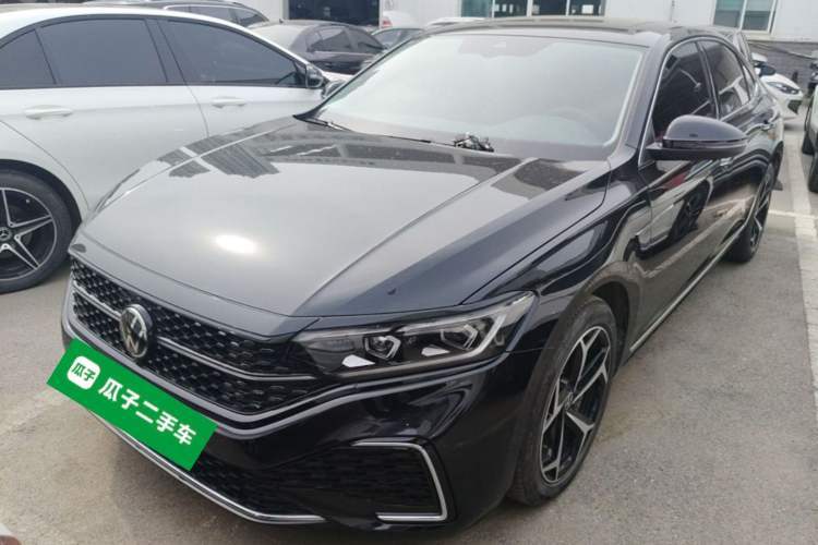 Used Volkswagen Passat 2025 Outstanding Model 380TSI Starry Dragon Glorious Edition Guazi used car, China used car export, Used car for sale, Used cars, Cheapest cars for sale