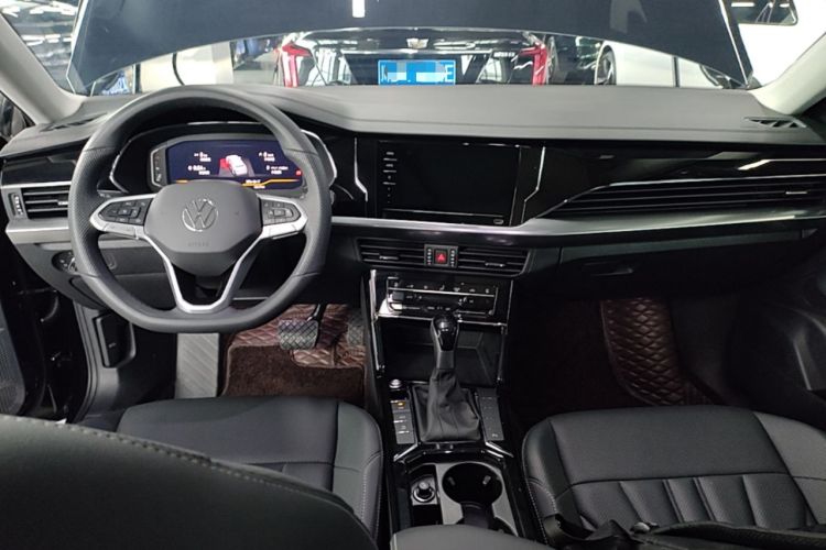 Used Volkswagen Passat 2025 Outstanding Model 380TSI Starry Dragon Edition Center Console