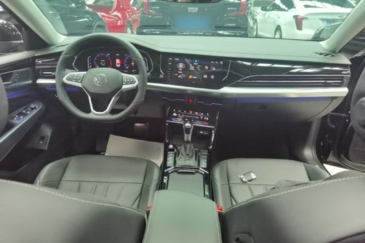 Used Volkswagen Passat 2025 Outstanding Model 380TSI Dragon Glory Edition Center Console