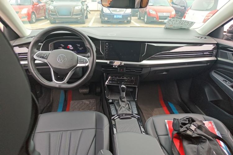 Used Volkswagen Passat 2025 Outstanding Model 380TSI Starry Dragon Glorious Edition Center Console