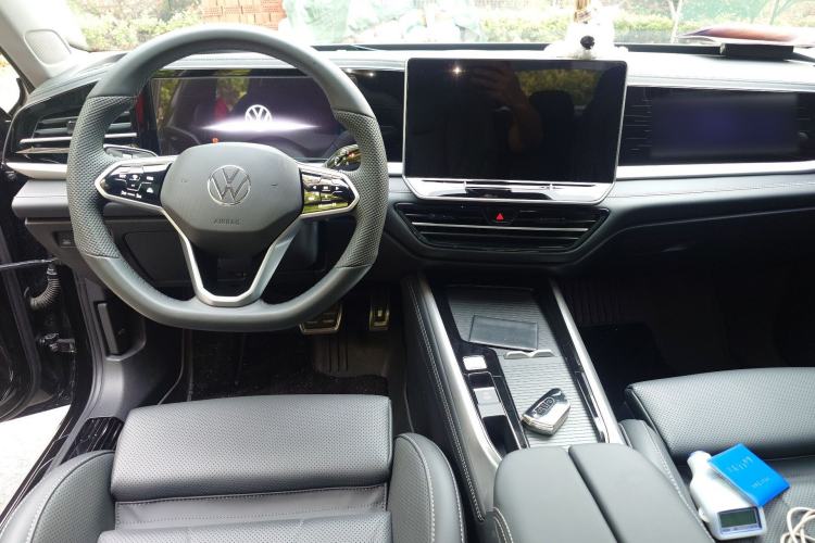 Used Volkswagen Passat 2025 Pro 380TSI Starry Dragon Edition Center Console