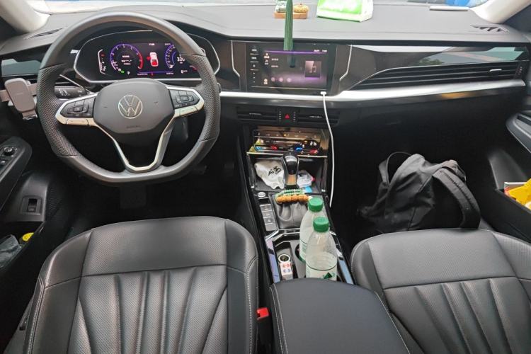 Used Volkswagen Passat 2025 Outstanding Model 380TSI Starry Dragon Edition Center Console