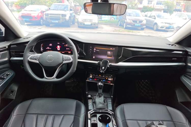 Used Volkswagen Passat 2025 Outstanding Model 380TSI Starry Dragon Edition Center Console
