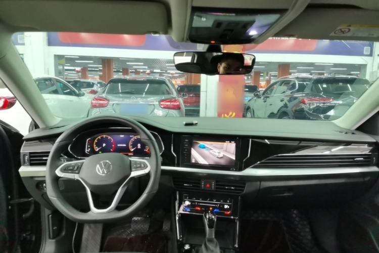 Used Volkswagen Passat 2025 Outstanding Model 380TSI Starry Dragon Edition Center Console