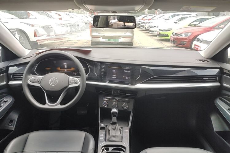 Used Volkswagen Passat 2025 Outstanding Model 280TSI Business Edition Center Console