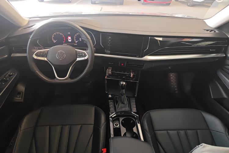 Used Volkswagen Passat 2025 Premium Version 380TSI Dragon Edition Center Console