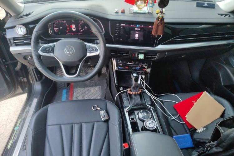 Used Volkswagen Passat 2025 Outstanding Model 380TSI Starry Dragon Glorious Edition Center Console