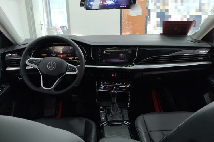 Used Volkswagen Passat 2025 Outstanding Model 330TSI Starry Elite Edition Center Console