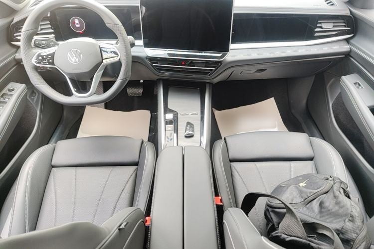 Used Volkswagen Passat 2025 Pro 380TSI Dragon Supreme Edition Center Console