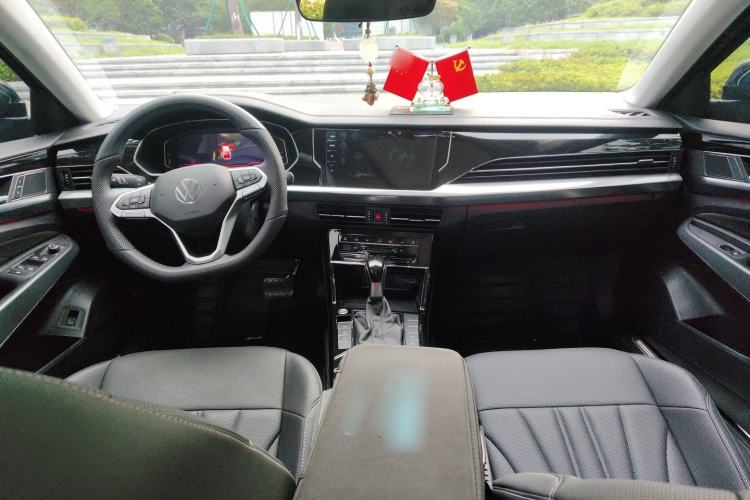 Used Volkswagen Passat 2025 Outstanding Model 380TSI Starry Dragon Glorious Edition Center Console