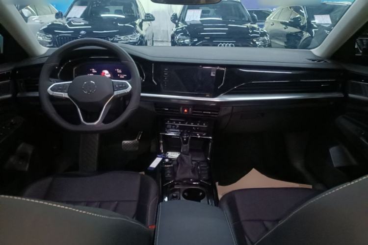 Used Volkswagen Passat 2025 Outstanding Model 380TSI Starry Dragon Edition Center Console