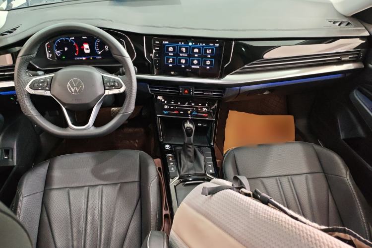 Used Volkswagen Passat 2025 Outstanding Model 380TSI Starry Dragon Glorious Edition Center Console
