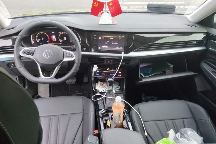 Used Volkswagen Passat 2025 Premium Version 380TSI Dragon Edition Center Console
