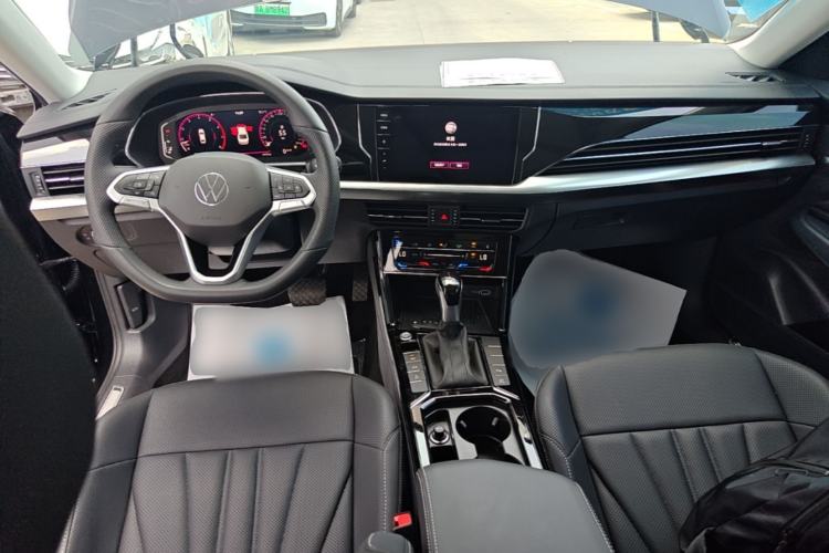 Used Volkswagen Passat 2025 Outstanding Model 380TSI Dragon Glory Edition Center Console