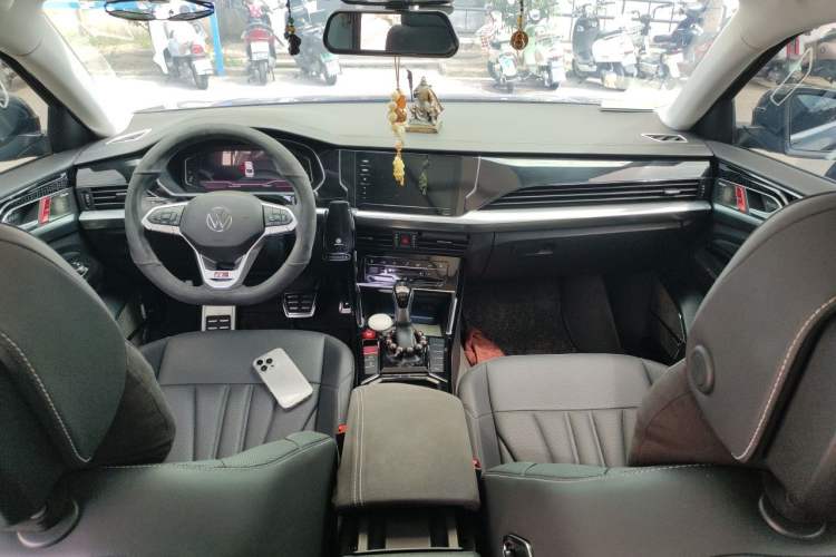 Used Volkswagen Passat 2025 Outstanding Model 380TSI Starry Dragon Edition Center Console