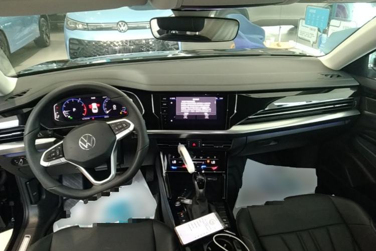 Used Volkswagen Passat 2025 Outstanding Model 380TSI Dragon Glory Edition Center Console