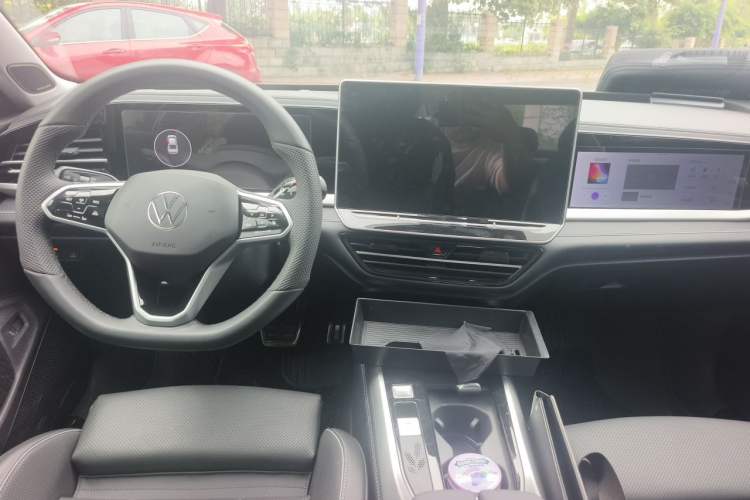 Used Volkswagen Passat 2025 Pro 380TSI Starry Dragon Luxury Edition Center Console