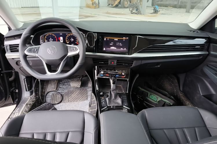 Used Volkswagen Passat 2025 Premium Version 380TSI Dragon Edition Center Console