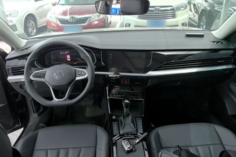 Used Volkswagen Passat 2025 Premium Version 380TSI Dragon Edition Center Console