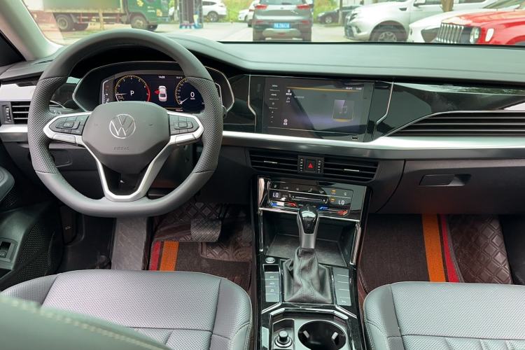 Used Volkswagen Passat 2025 Outstanding Model 380TSI Starry Dragon Edition Center Console