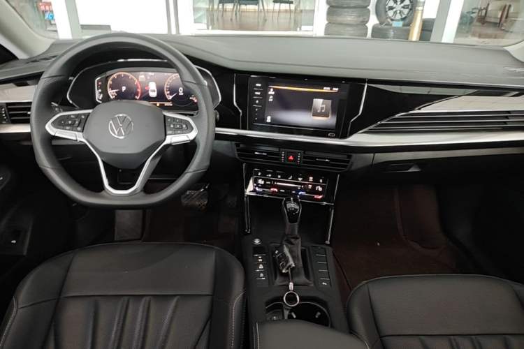 Used Volkswagen Passat 2025 Premium Version 380TSI Dragon Edition Center Console
