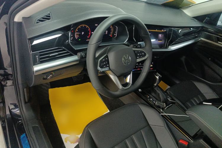Used Volkswagen Passat 2025 Outstanding Model 380TSI Starry Dragon Edition Center Console