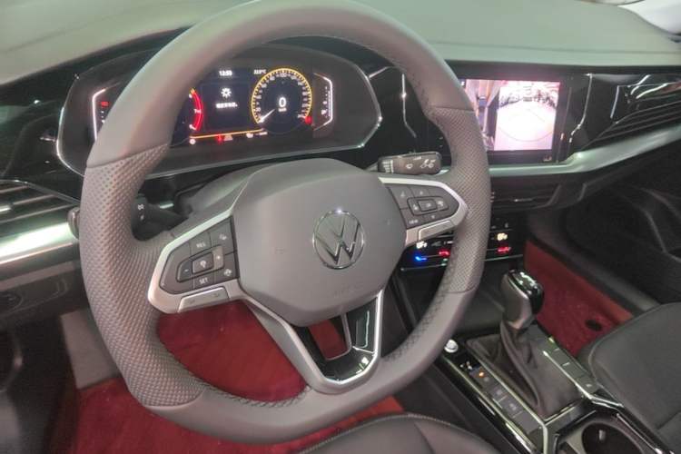 Used Volkswagen Passat 2025 Outstanding Model 380TSI Starry Dragon Edition Center Console