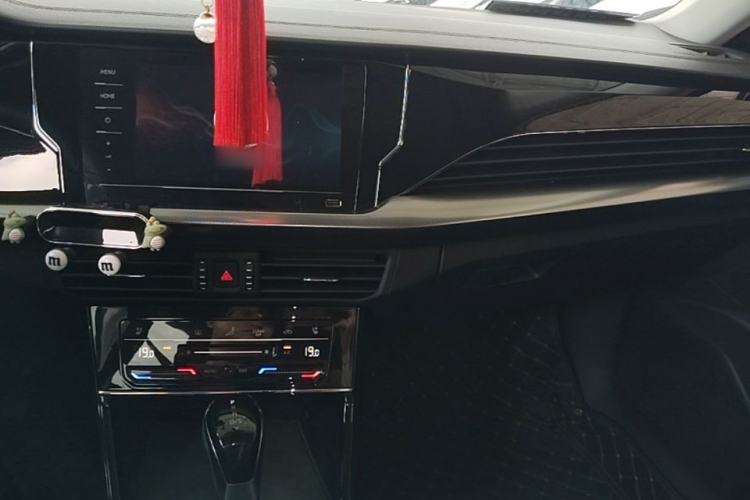 Used Volkswagen Passat 2025 Outstanding Model 380TSI Starry Dragon Edition Center Console