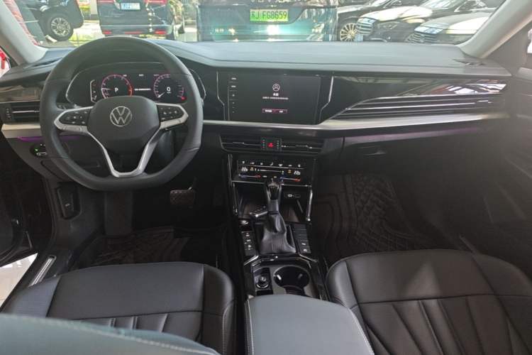 Used Volkswagen Passat 2025 Outstanding Model 380TSI Dragon Glory Edition Center Console