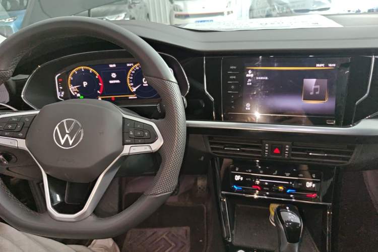 Used Volkswagen Passat 2025 Outstanding Model 330TSI Starry Elite Edition Center Console