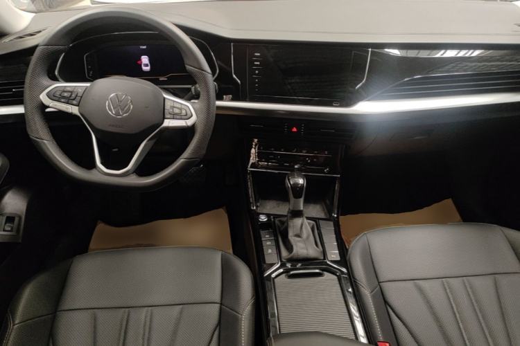 Used Volkswagen Passat 2025 Outstanding Model 380TSI Starry Dragon Edition Center Console