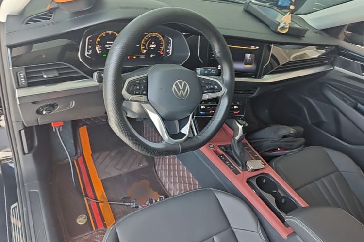 Used Volkswagen Passat 2025 Outstanding Model 330TSI Starry Elite Edition Center Console