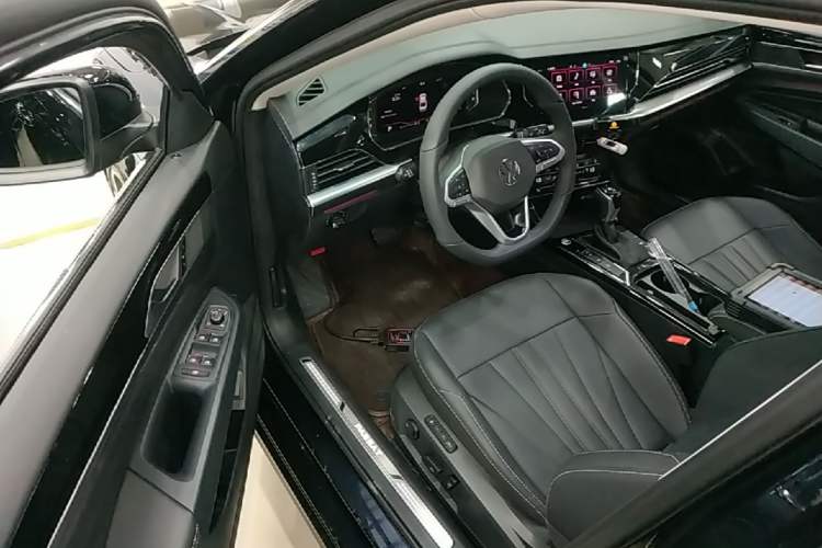 Used Volkswagen Passat 2025 Outstanding Model 380TSI Starry Dragon Glorious Edition Driver Seat