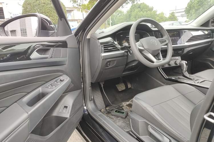 Used Volkswagen Passat 2025 Outstanding Model 280TSI Business Edition Driver Seat