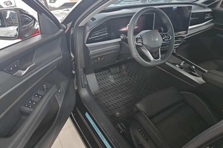 Used Volkswagen Passat 2025 Pro 380TSI Dragon Edition Driver Seat