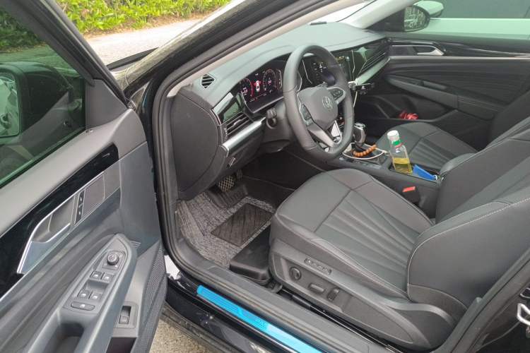 Used Volkswagen Passat 2025 Outstanding Model 330TSI Starry Elite Edition Driver Seat