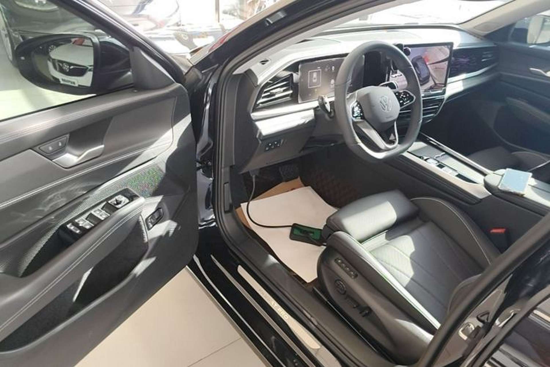 Used Volkswagen Passat 2025 Pro 380TSI Dragon Glory Edition Driver Seat