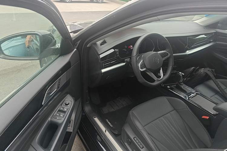 Used Volkswagen Passat 2025 Outstanding Model 380TSI Starry Dragon Glorious Edition Driver Seat