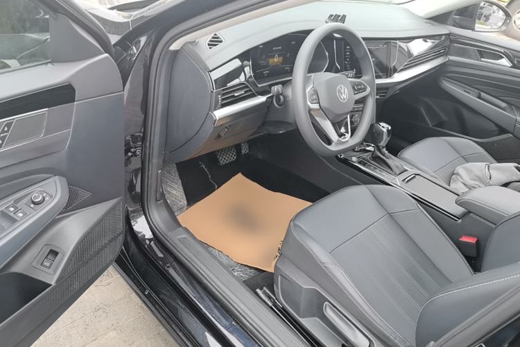 Used Volkswagen Passat 2025 Outstanding Model 280TSI Business Edition Driver Seat