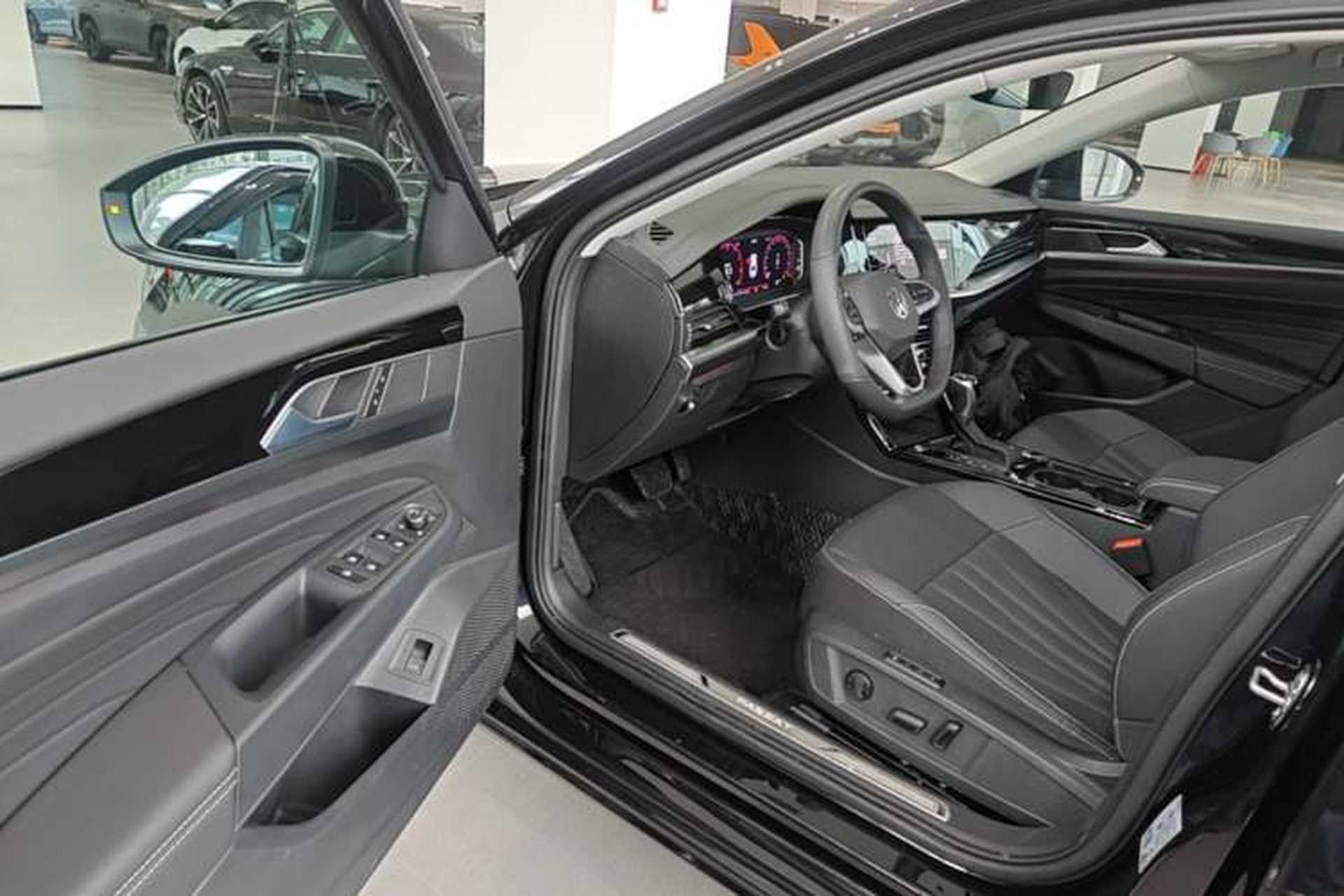 Used Volkswagen Passat 2025 Outstanding Model 380TSI Starry Dragon Glorious Edition Driver Seat