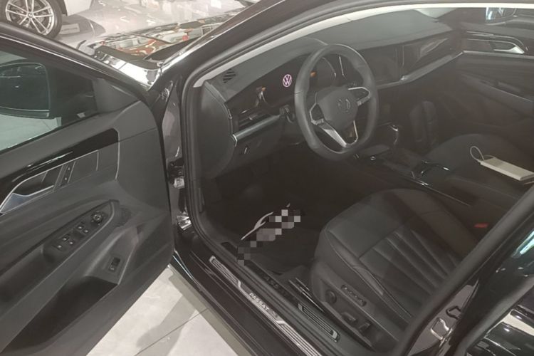 Used Volkswagen Passat 2025 Outstanding Model 330TSI Starry Elite Edition Driver Seat