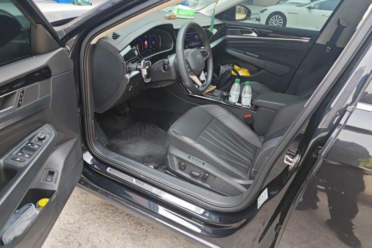 Used Volkswagen Passat 2025 Outstanding Model 380TSI Starry Dragon Edition Driver Seat