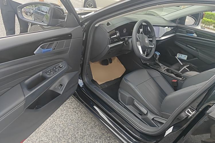 Used Volkswagen Passat 2025 Outstanding Model 280TSI Business Edition Driver Seat