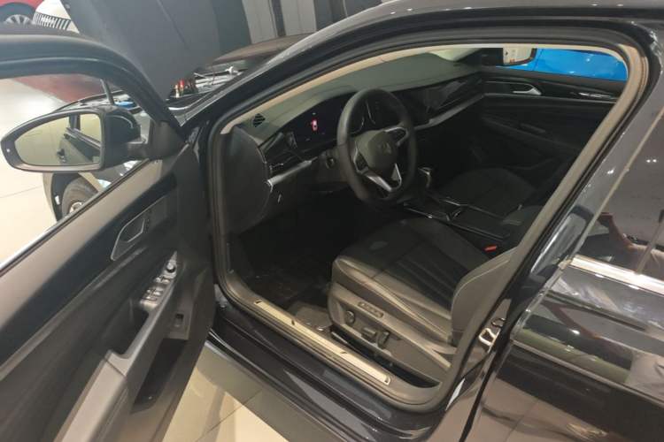 Used Volkswagen Passat 2025 Outstanding Model 380TSI Dragon Glory Edition Driver Seat