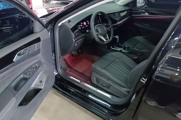 Used Volkswagen Passat 2025 Outstanding Model 380TSI Dragon Glory Edition Driver Seat
