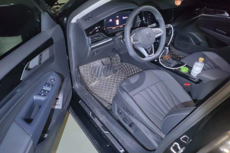 Used Volkswagen Passat 2025 Outstanding Model 380TSI Starry Dragon Edition Driver Seat