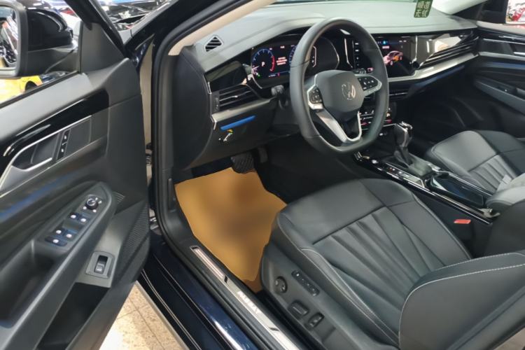 Used Volkswagen Passat 2025 Outstanding Model 380TSI Dragon Glory Edition Driver Seat