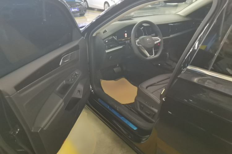 Used Volkswagen Passat 2025 Premium Version 380TSI Dragon Edition Driver Seat