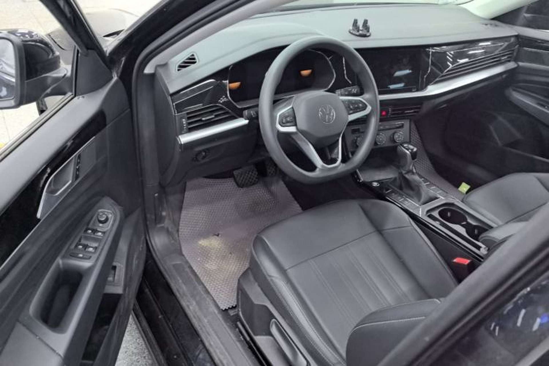 Used Volkswagen Passat 2025 Outstanding Model 280TSI Business Edition Driver Seat